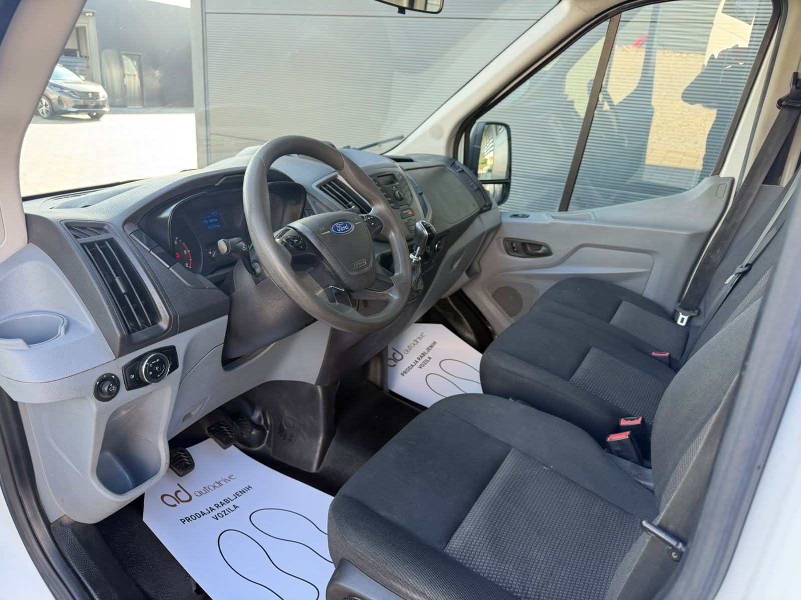2015 Ford Transit — fotografija 13
