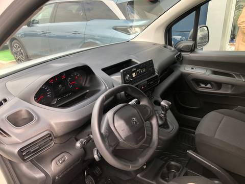 2023 Peugeot Partner — sličica 8