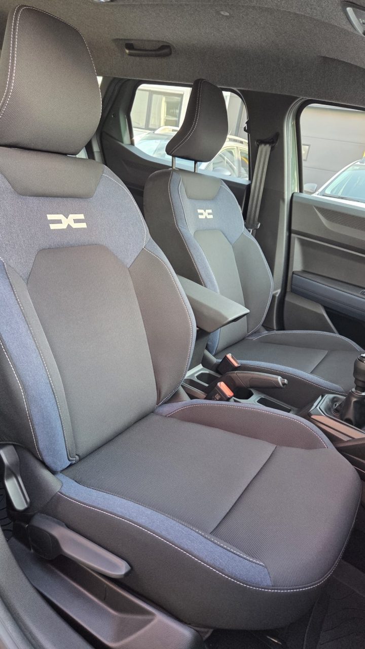 2025 Dacia Duster — fotografija 11