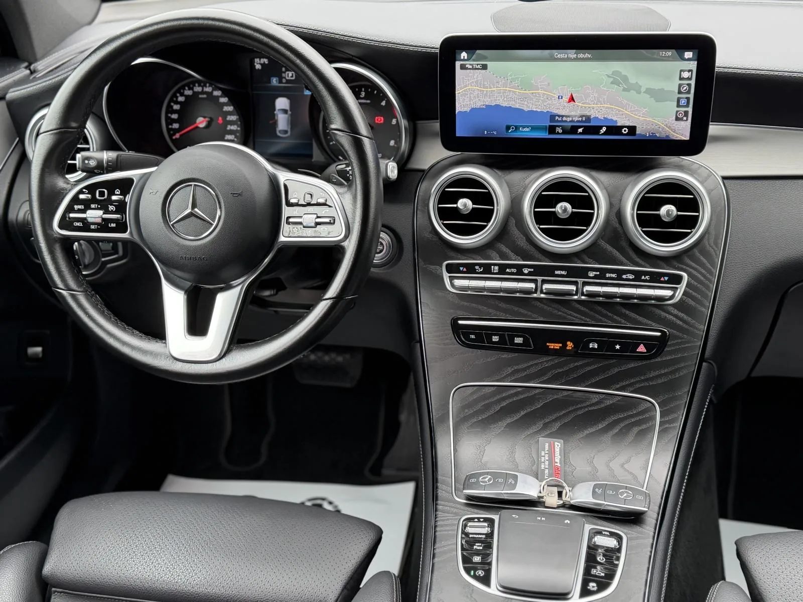 2020 Mercedes-Benz GLC — fotografija 22