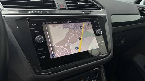 2022 Volkswagen Tiguan — sličica 7