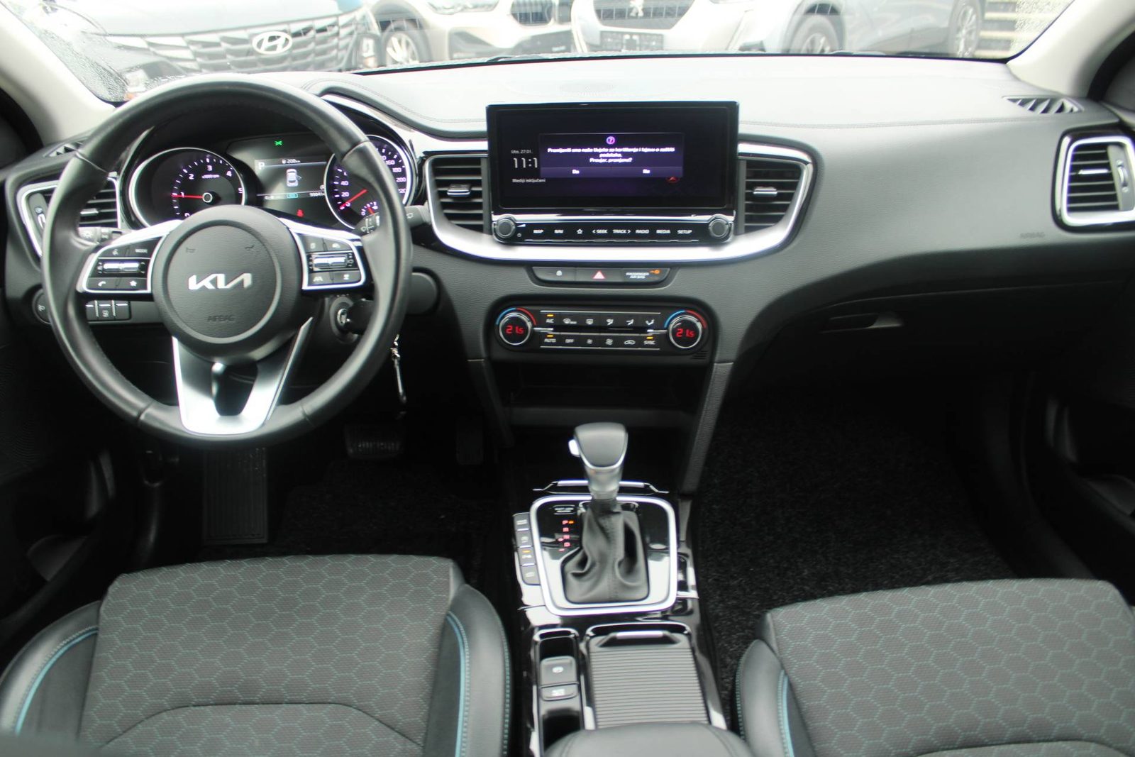 2023 Kia Xcee'd — fotografija 13