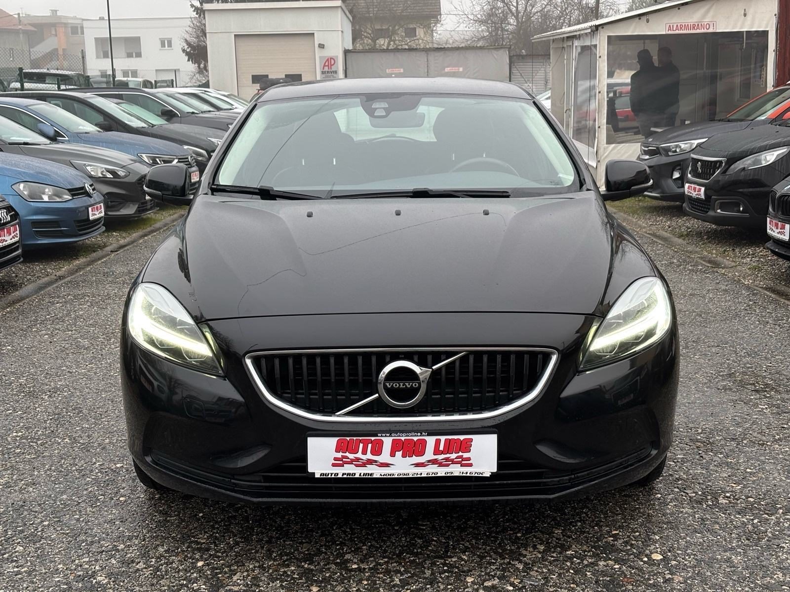 2019 Volvo V40 — fotografija 3