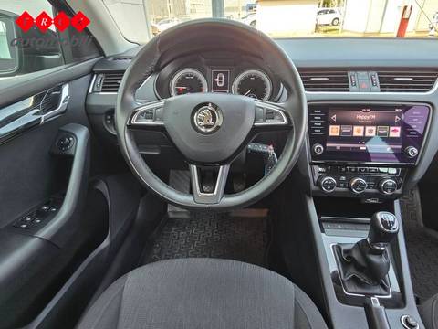 2020 Škoda Octavia — sličica 9