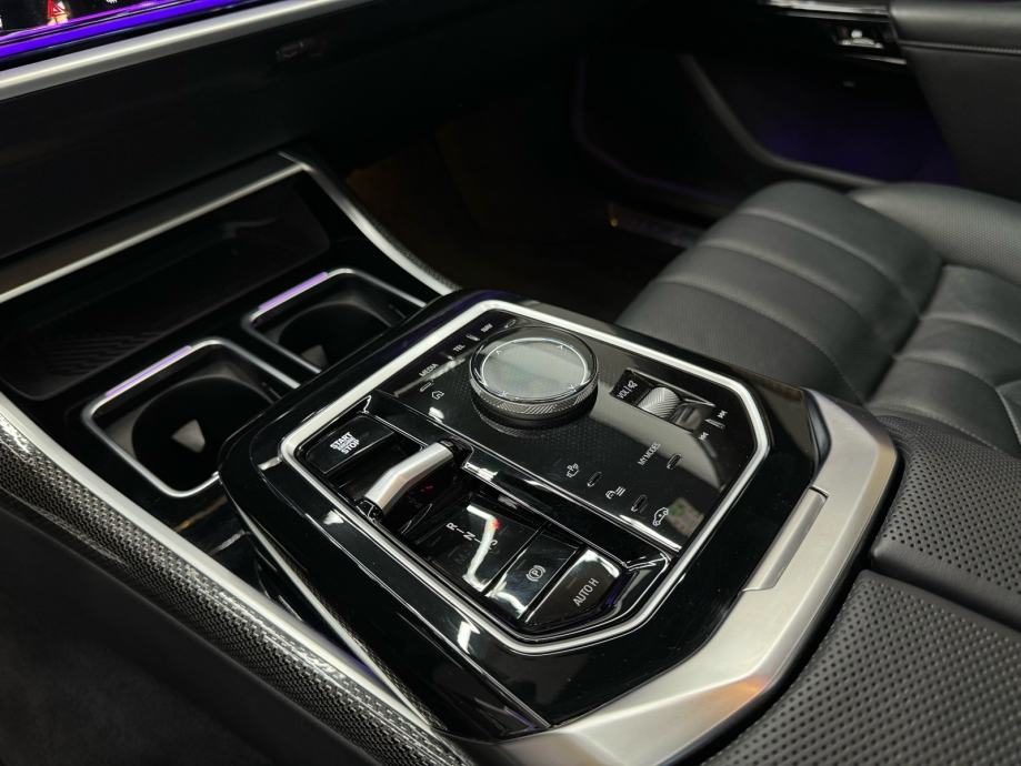2023 BMW Serija 7 — fotografija 8