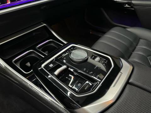 2023 BMW Serija 7 — sličica 8