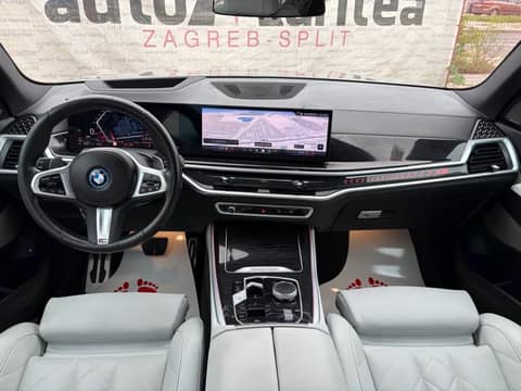 2023 BMW X5 — sličica 10