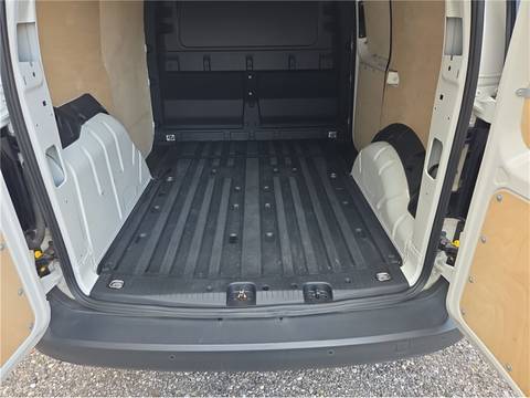 2023 Volkswagen Caddy — sličica 18