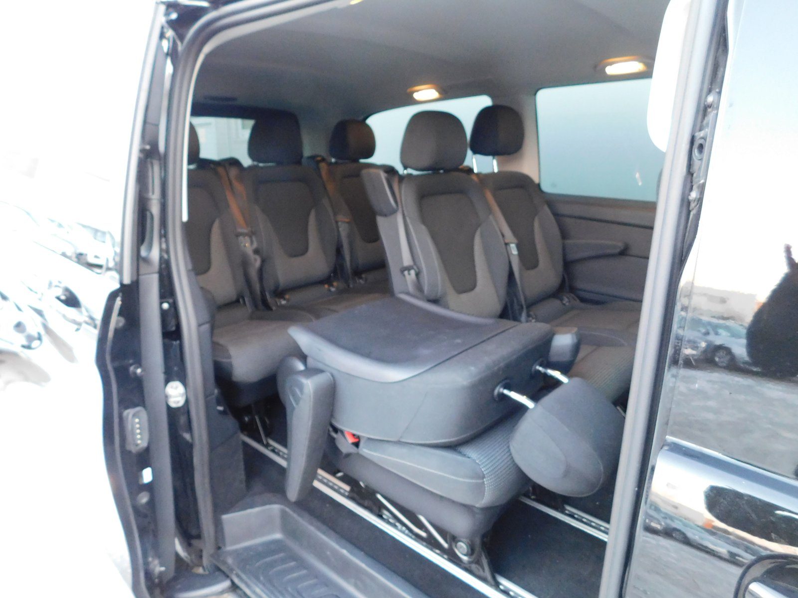 2021 Mercedes-Benz V-klasa — fotografija 11