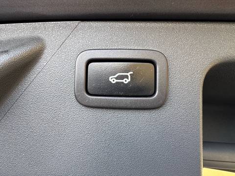 2018 Land Rover Discovery — sličica 18