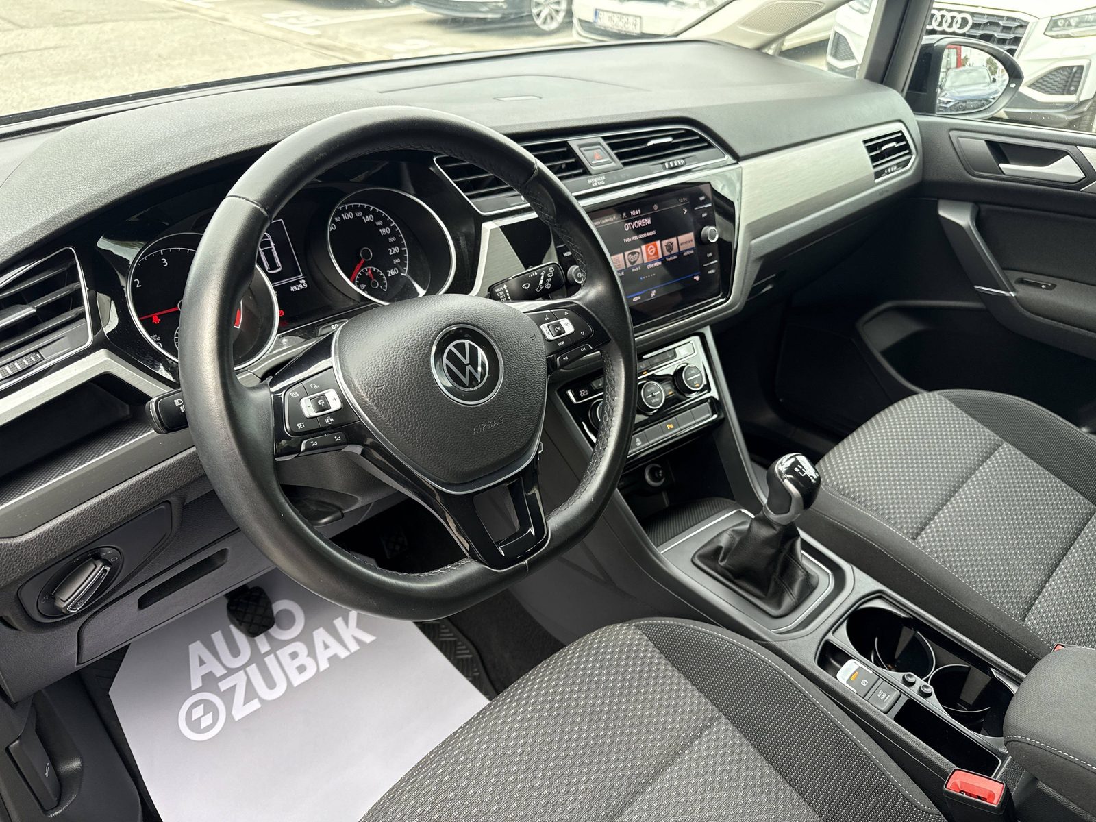 2022 Volkswagen Touran — fotografija 26