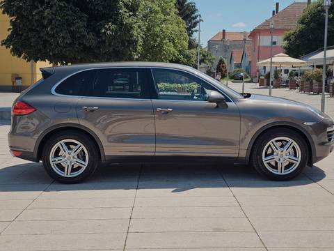2011 Porsche Cayenne — sličica 3