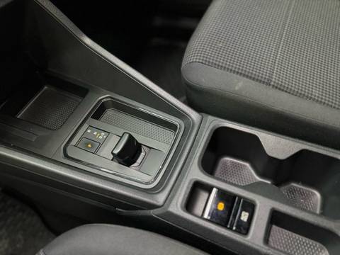 2023 Volkswagen Caddy — sličica 10