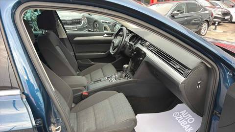 2021 Volkswagen Passat — sličica 9