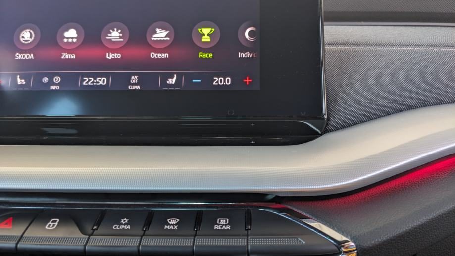 2021 Škoda Octavia — fotografija 26