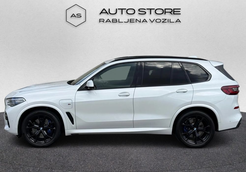 2021 BMW X5 M Sport — fotografija 4