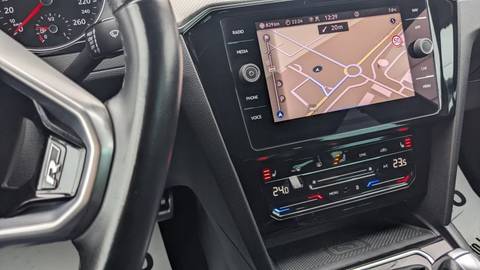 2023 Volkswagen Passat — sličica 16