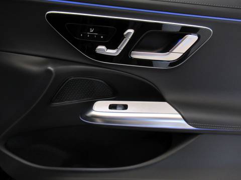 2025 Mercedes-Benz E-klasa AMG Line — sličica 11