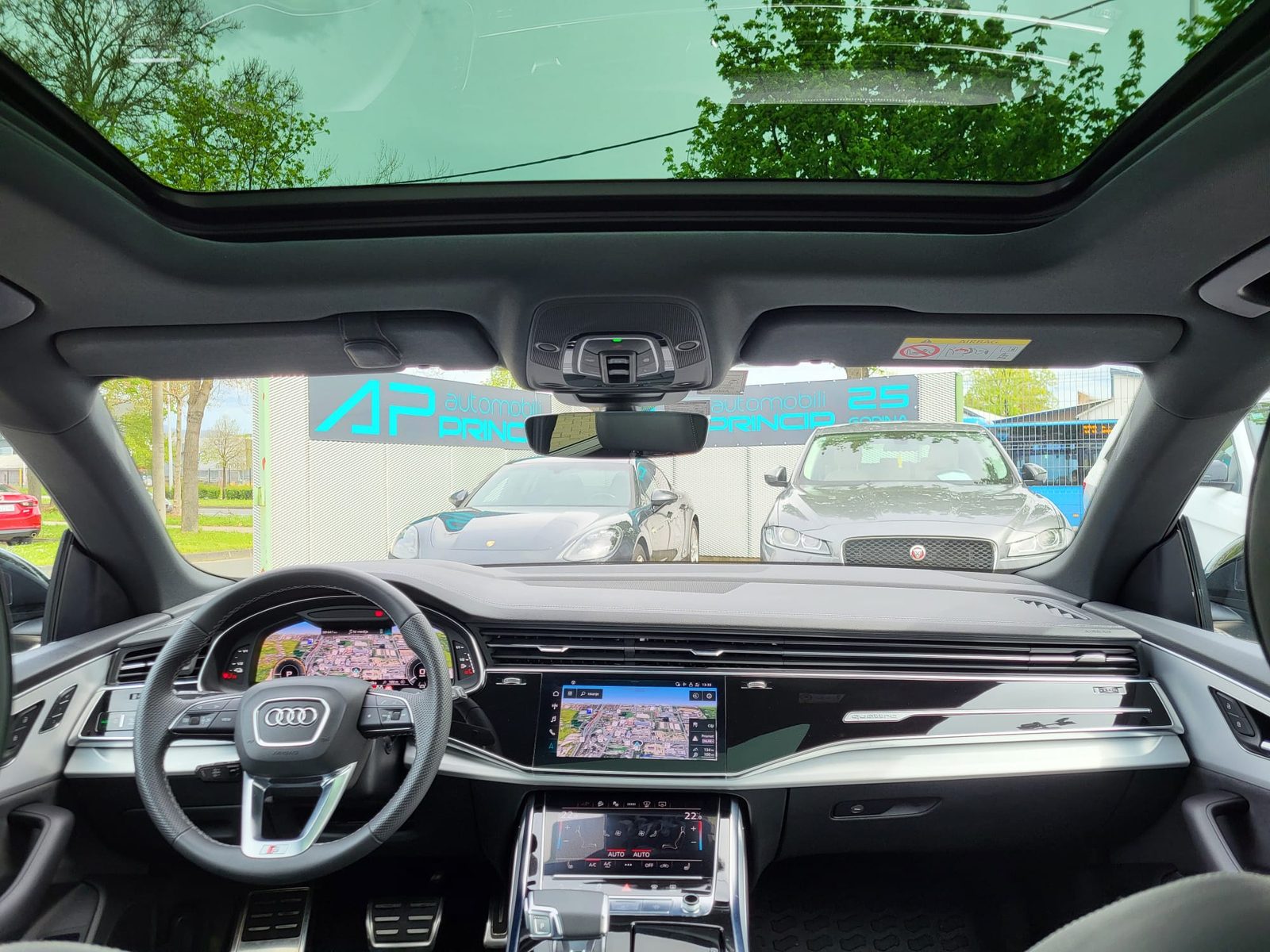 2023 Audi Q8 S line — fotografija 12