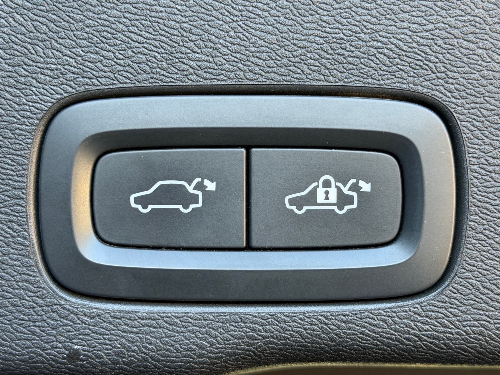 2023 Volvo XC60 — fotografija 18