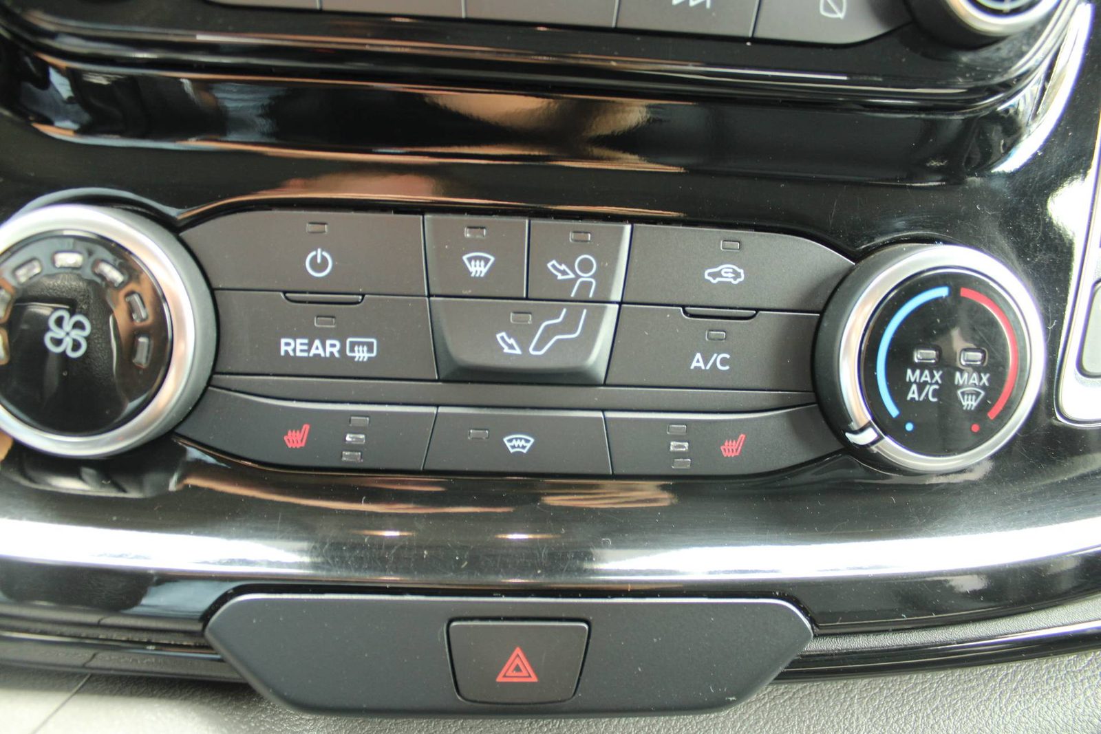 2024 Ford Tourneo — fotografija 19