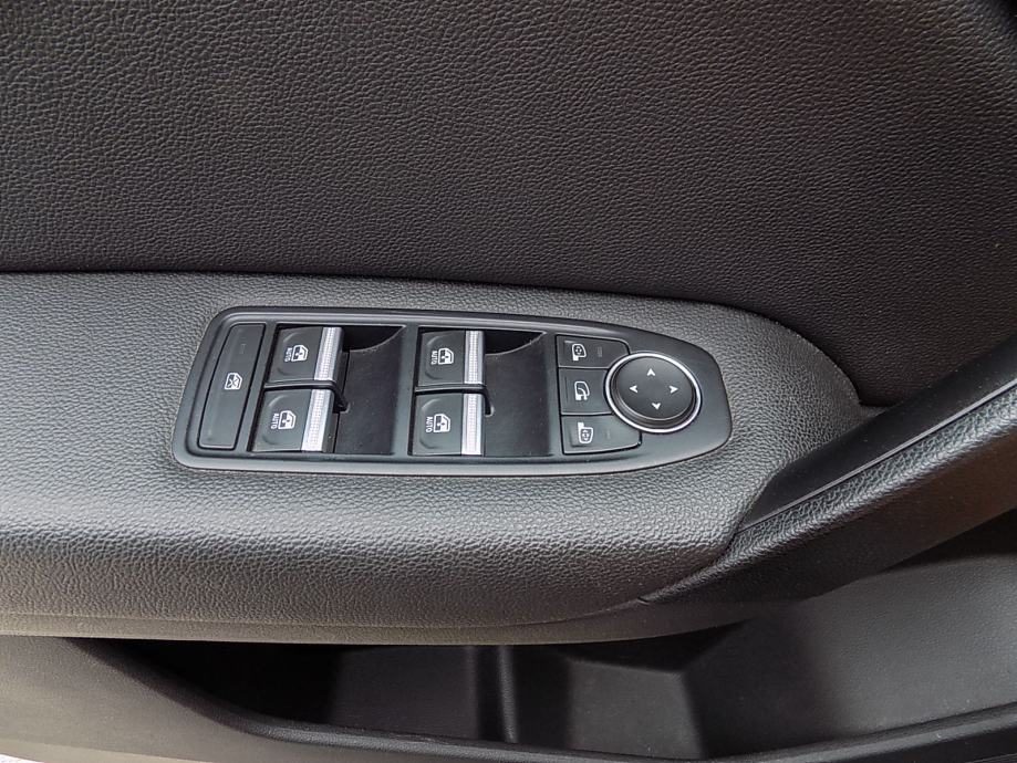 2021 Renault Captur — fotografija 17