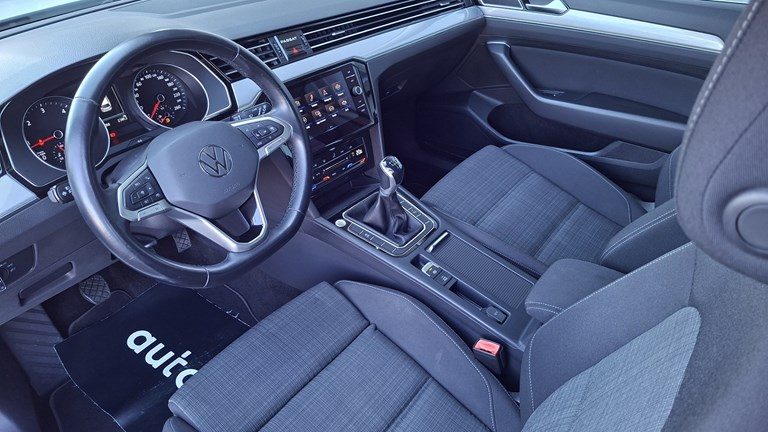 2021 Volkswagen Passat — fotografija 5