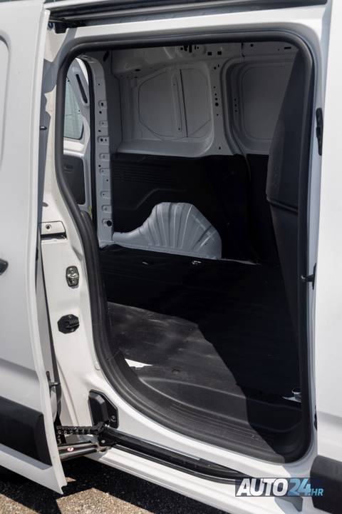 2021 Opel Combo — sličica 10