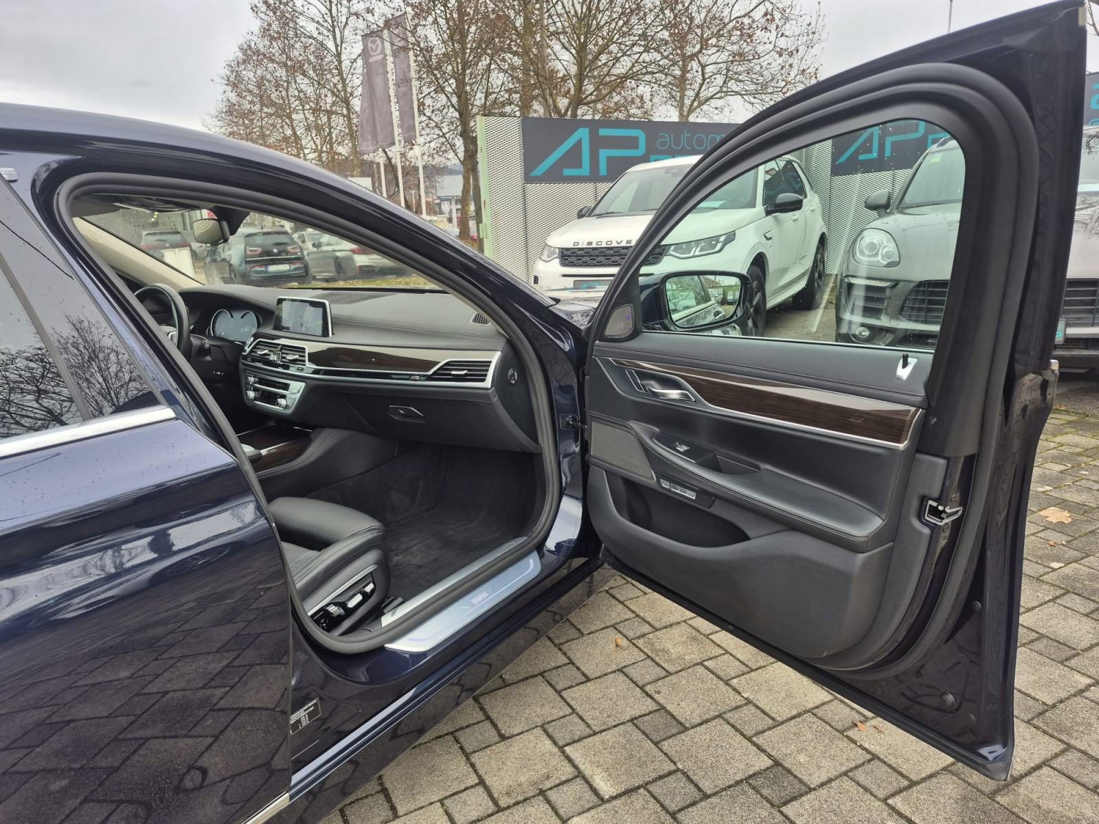 2016 BMW Serija 7 — fotografija 27