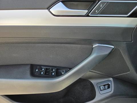 2019 Volkswagen Passat — sličica 20