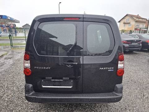 2015 Peugeot Partner — sličica 6