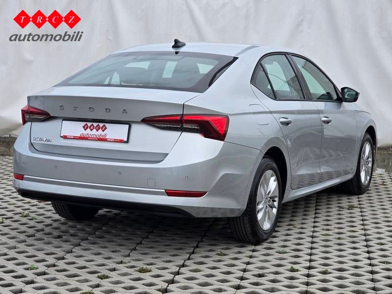 2021 Škoda Octavia — fotografija 4