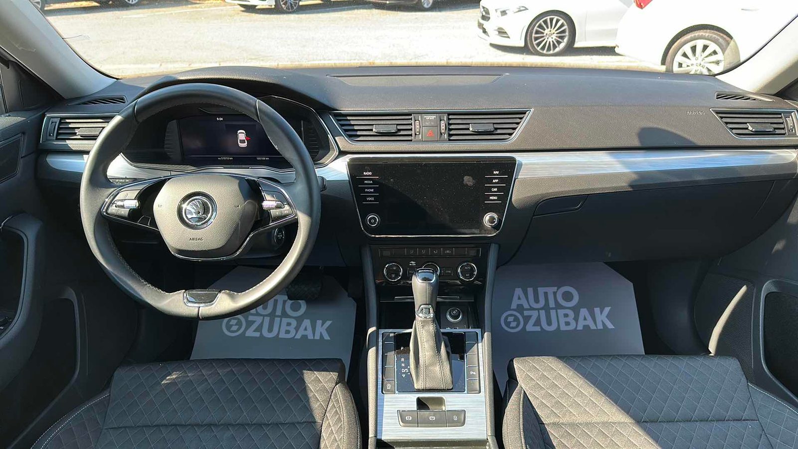 2022 Škoda Superb — fotografija 11