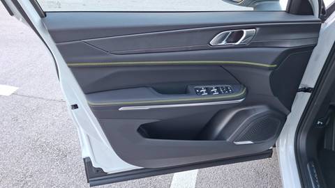 2026 Lynk & Co 01 — sličica 7