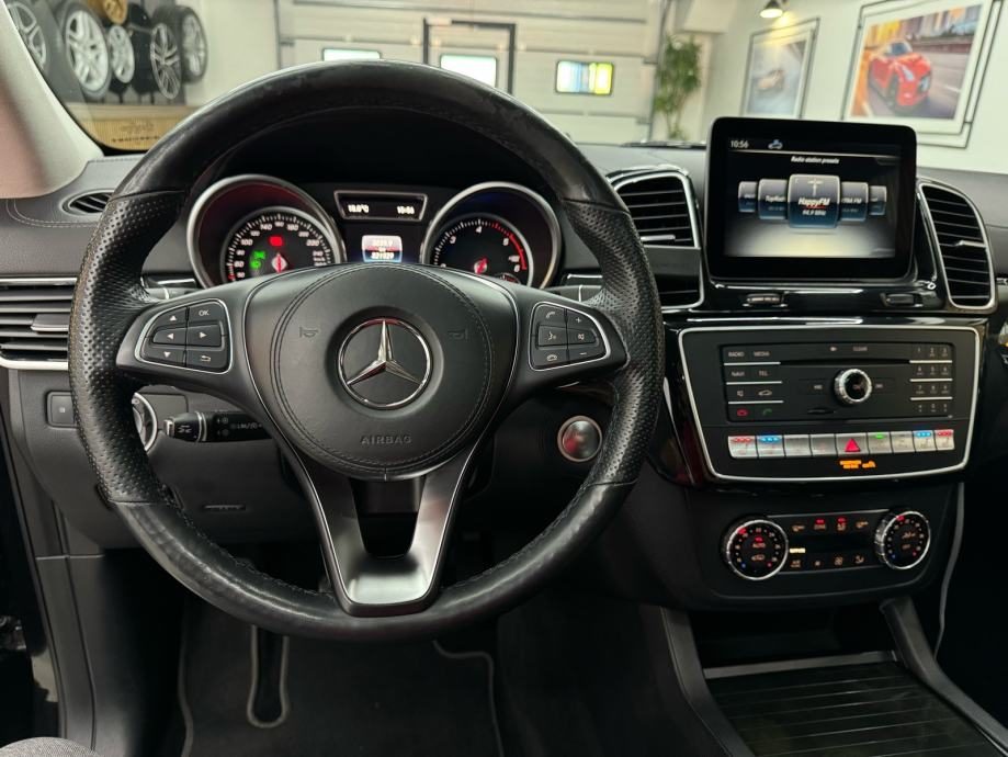 2016 Mercedes-Benz GLS — fotografija 9