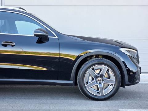2023 Mercedes-Benz GLC — sličica 30