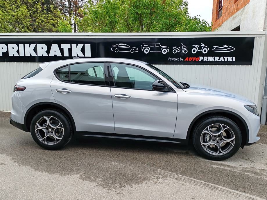 2024 Alfa Romeo Stelvio — fotografija 5