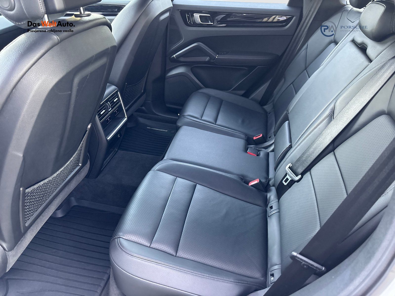 2018 Porsche Cayenne — fotografija 11
