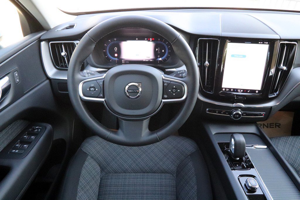 2025 Volvo XC60 — fotografija 11