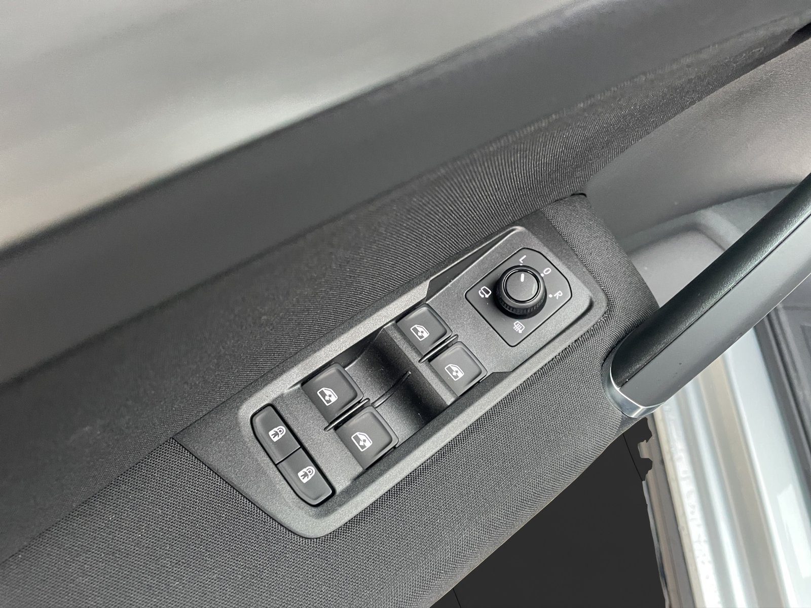2026 Volkswagen Touran R-Line — fotografija 21