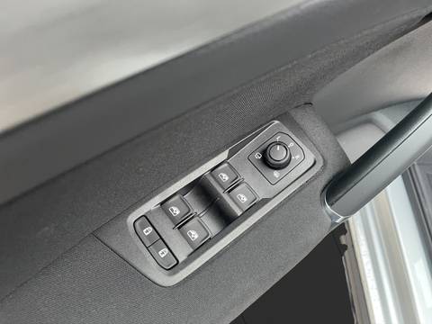 2026 Volkswagen Touran R-Line — sličica 21