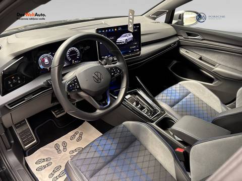 2025 Volkswagen Golf — sličica 9