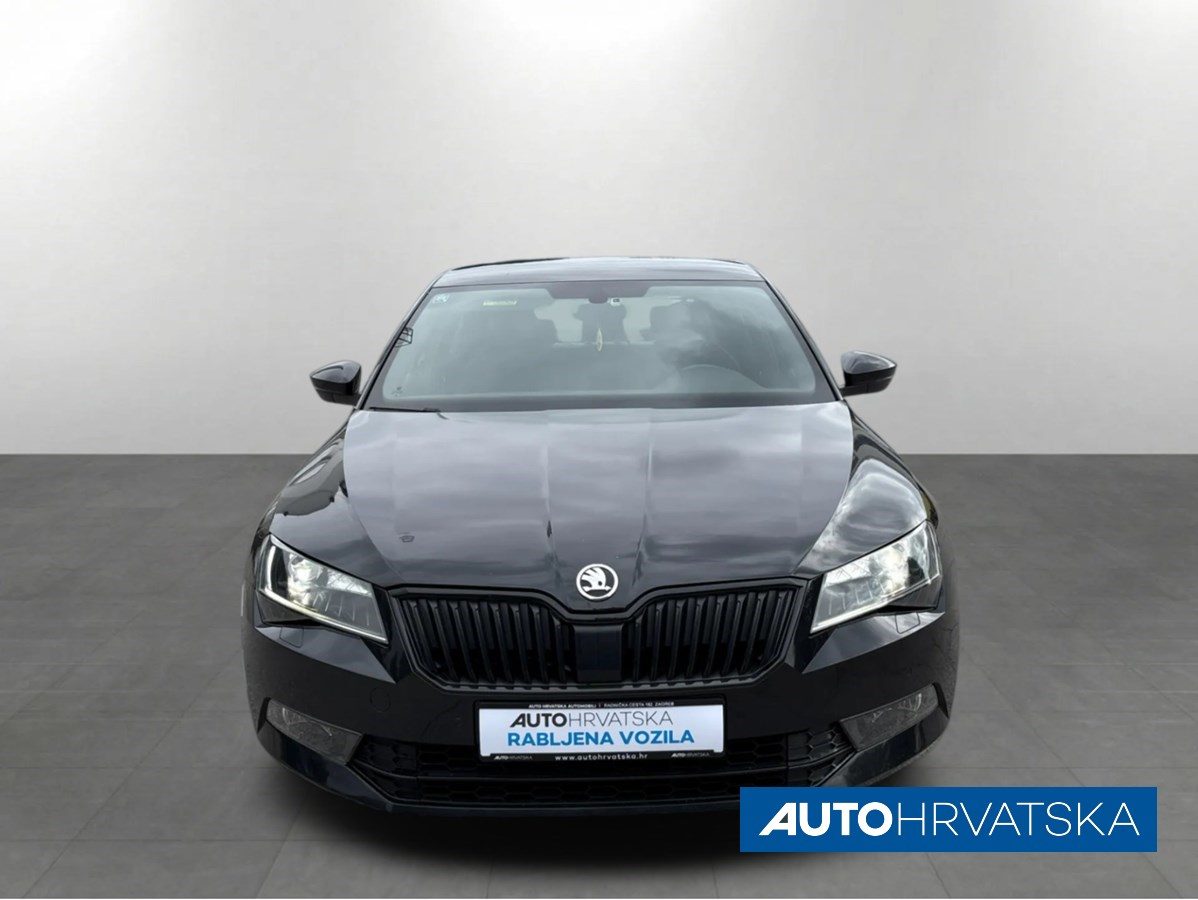 2019 Škoda Superb — fotografija 3