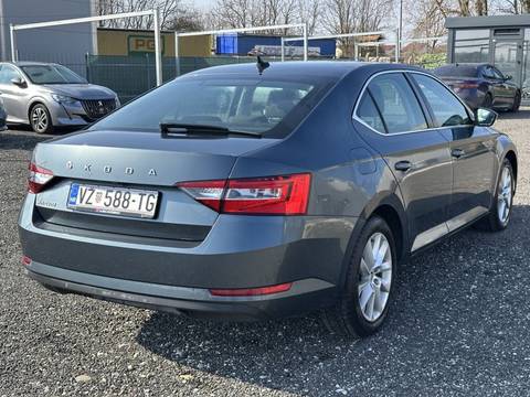 2021 Škoda Superb — sličica 6