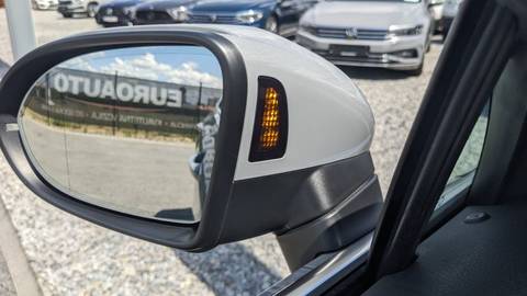 2023 Volkswagen Passat — sličica 20