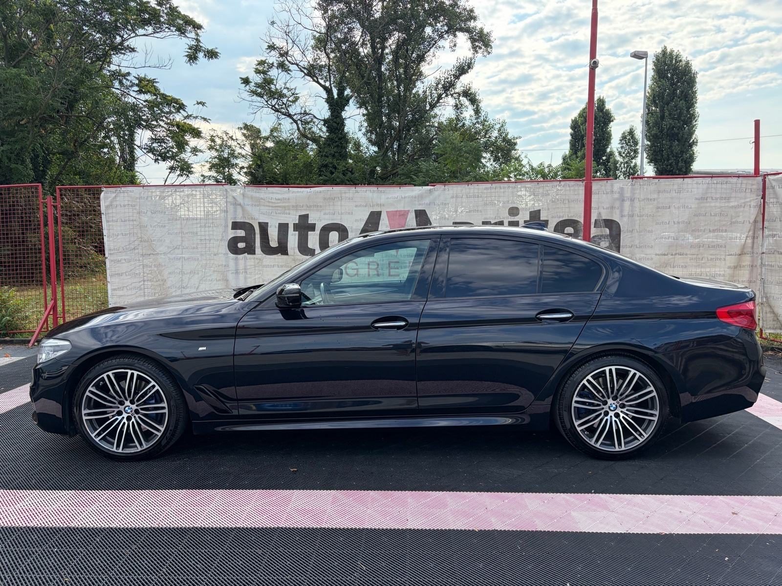 2019 BMW Serija 5 — fotografija 3