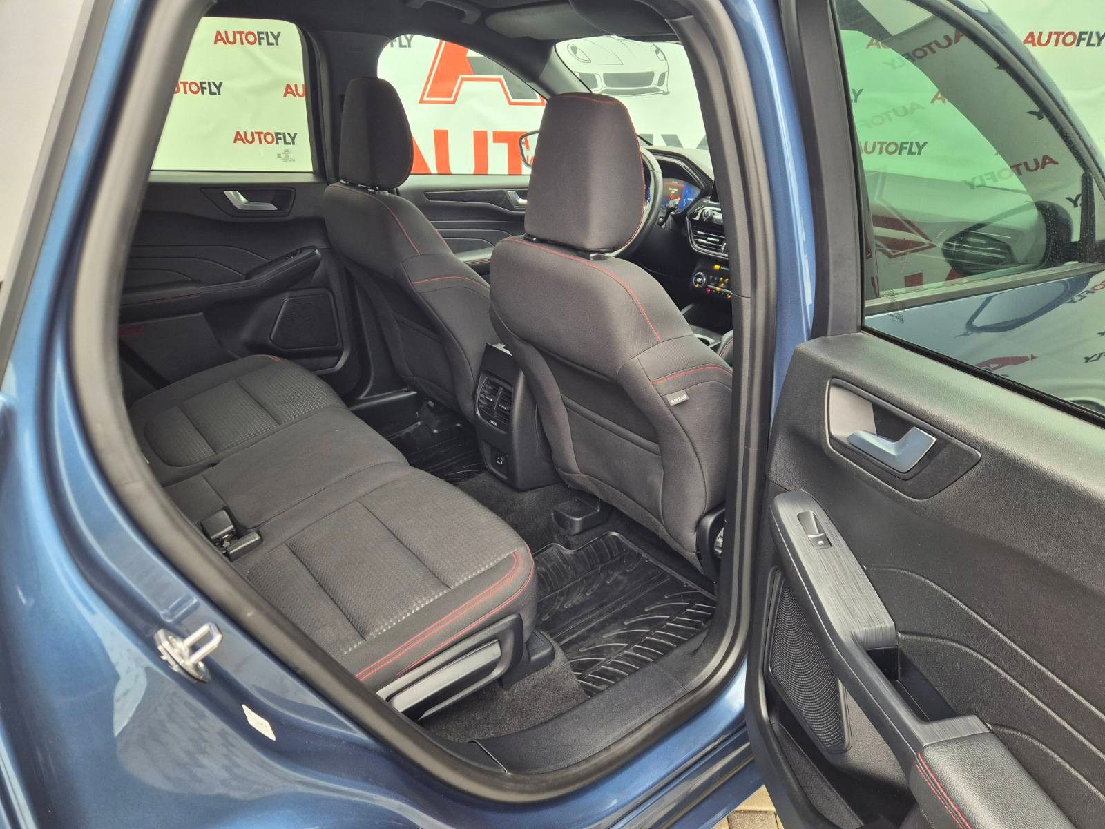 2022 Ford Kuga ST-Line — fotografija 15