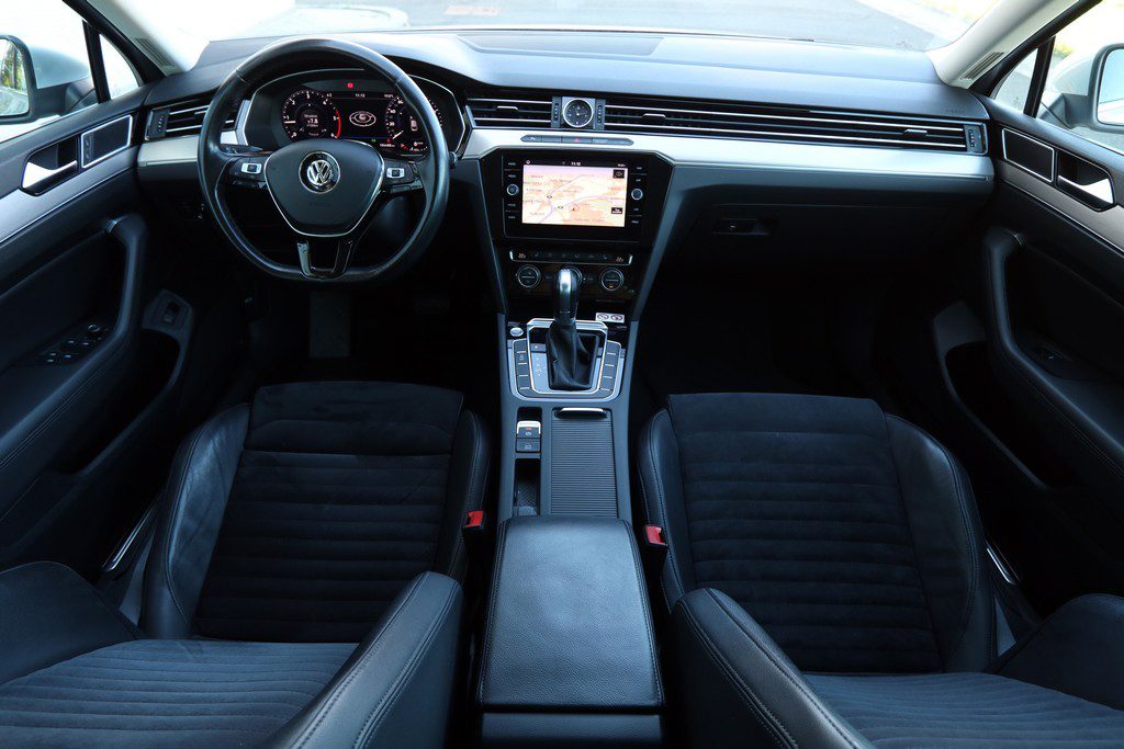 2019 Volkswagen Passat R-Line — fotografija 5