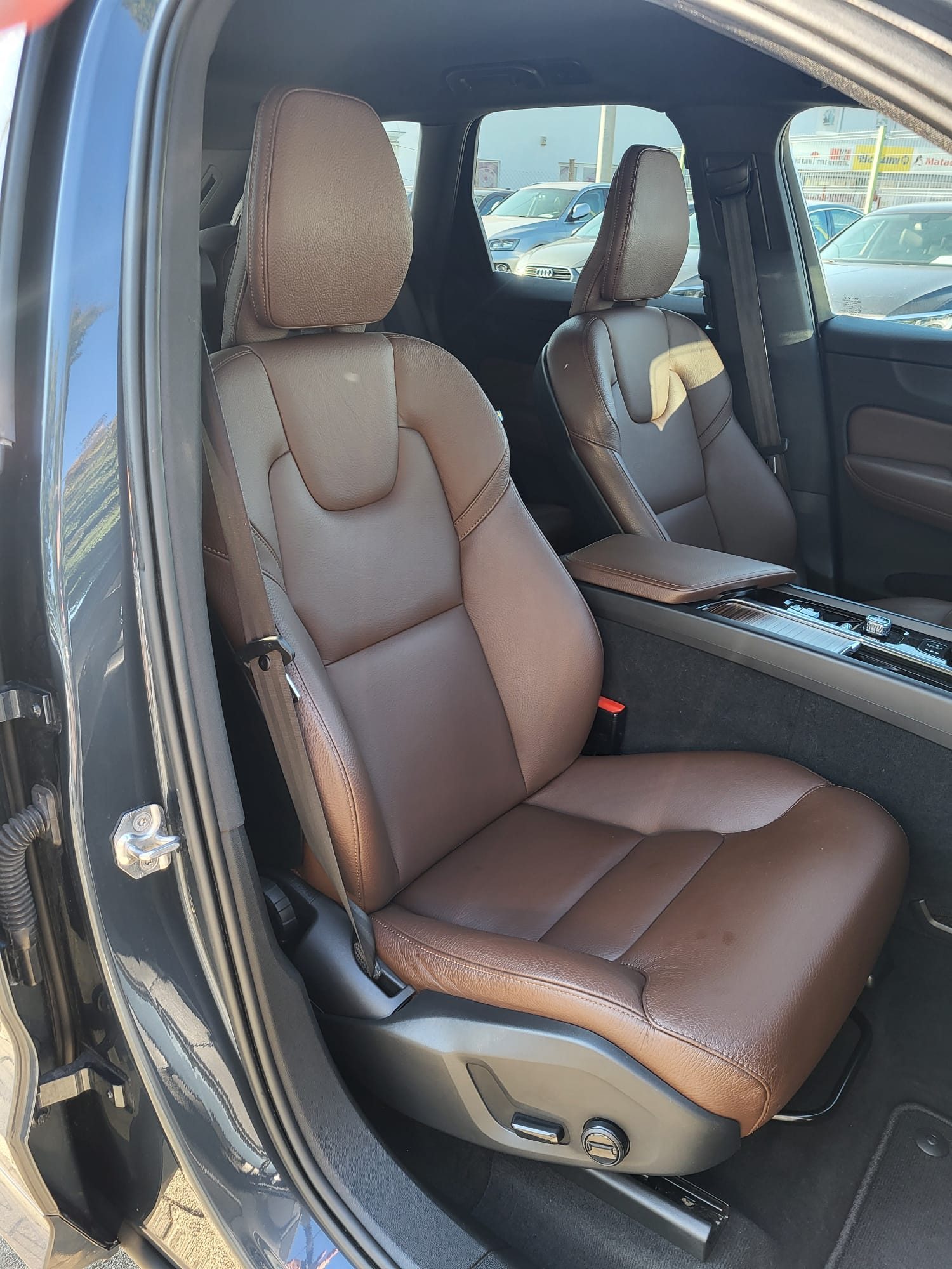 2020 Volvo XC60 R-Design — fotografija 15