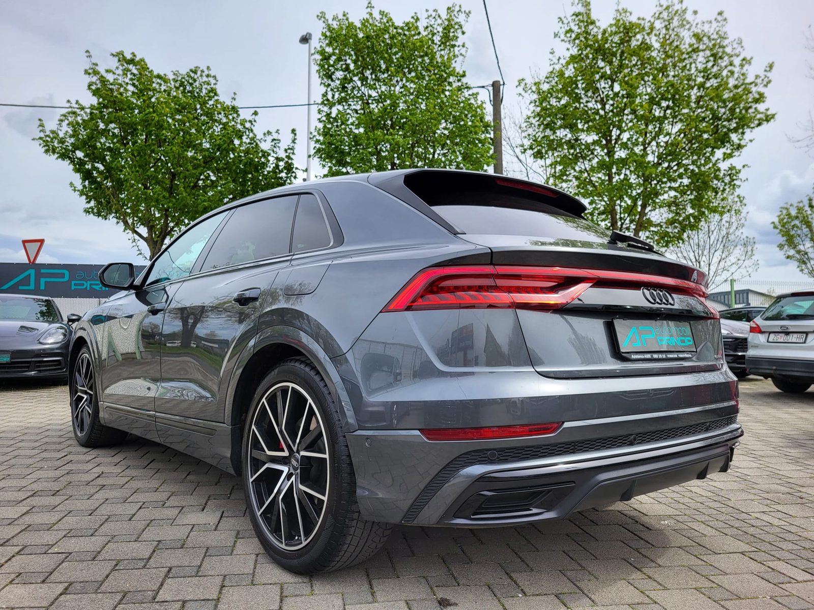 2023 Audi Q8 S line — fotografija 4